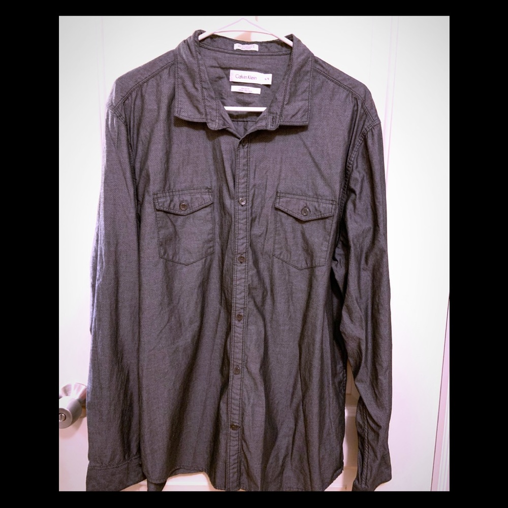 5/$25🌸  Men’s Calvin Klein Shirt